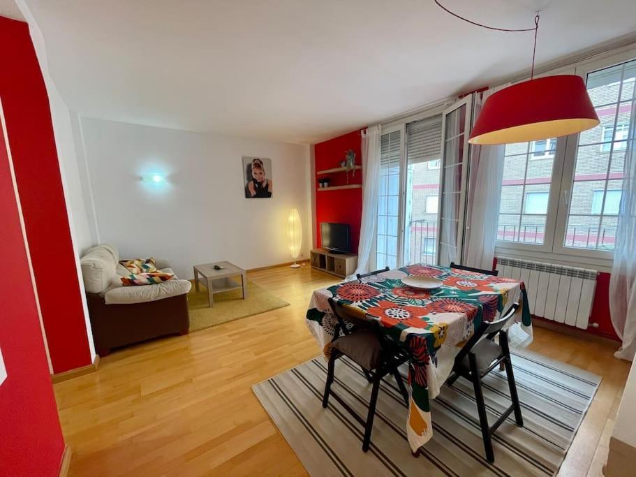 Acogedor Apartamento En ซาราโกซา ภายนอก รูปภาพ