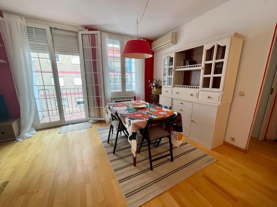 Acogedor Apartamento En ซาราโกซา ภายนอก รูปภาพ